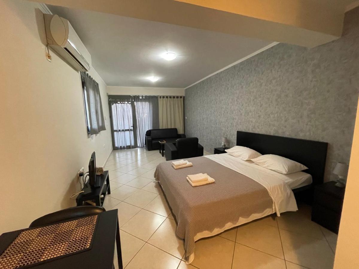 Avr Airport Deluxe Suites 4 Markopoulo Mesogaias ภายนอก รูปภาพ