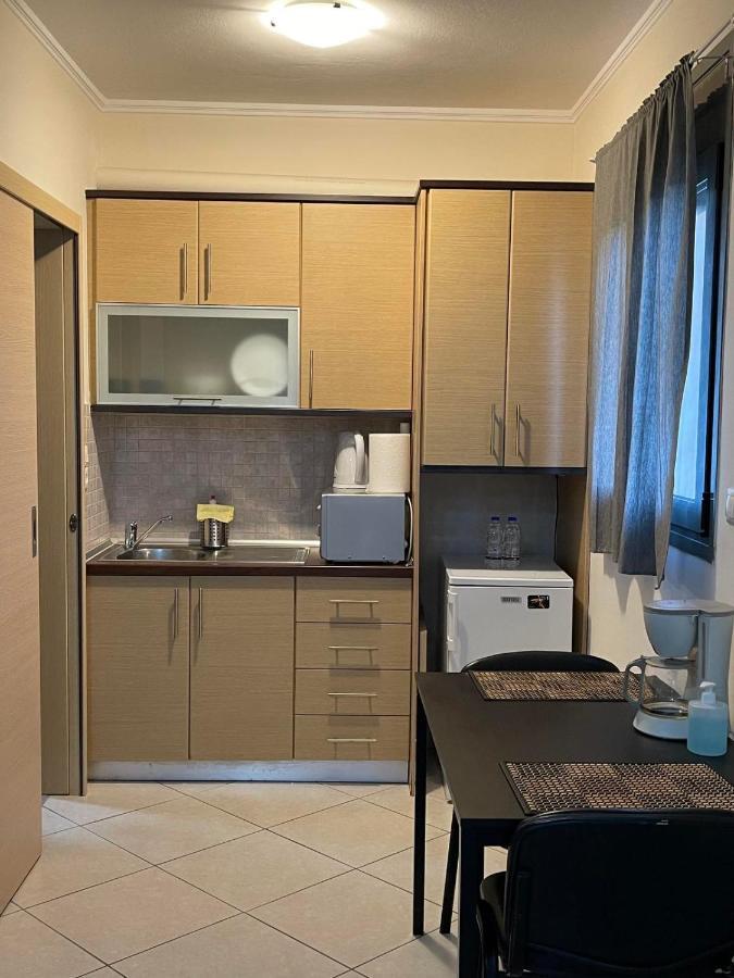 Avr Airport Deluxe Suites 4 Markopoulo Mesogaias ภายนอก รูปภาพ